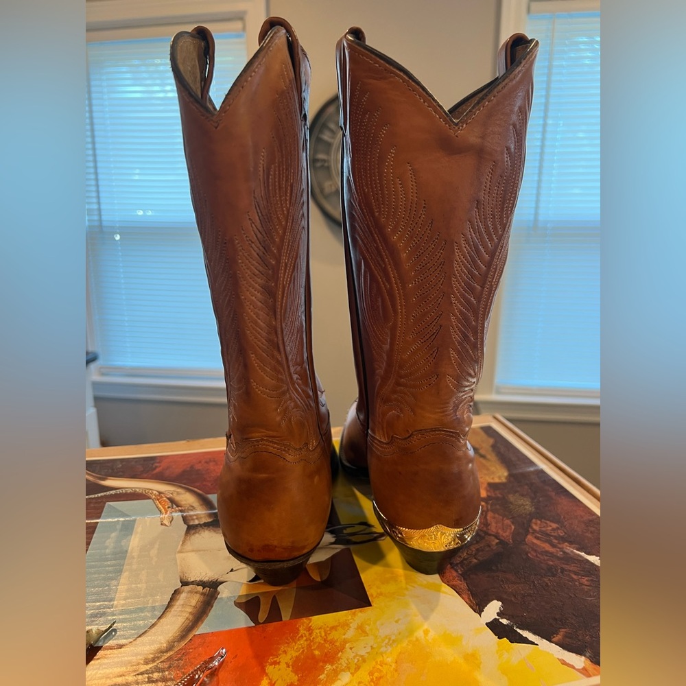 Abilene Boot Co. Brown Heeled Boots with Gold Tips - Picture 4 of 11